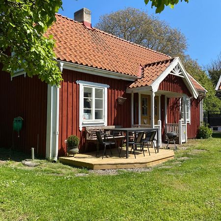 Bo I Egen Stuga Pa Haerlig Oelandsgard Köpingsvik Kültér fotó