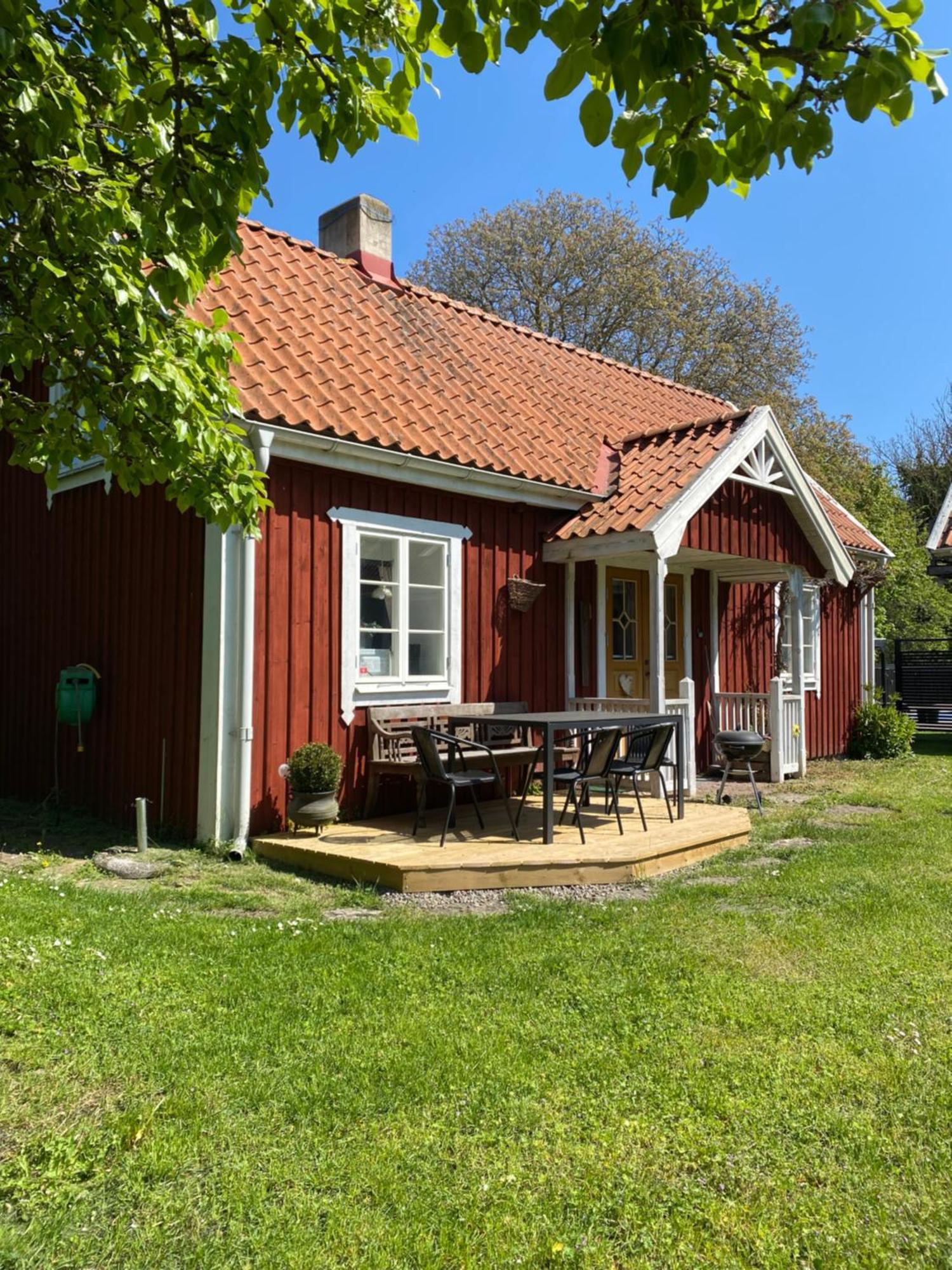 Bo I Egen Stuga Pa Haerlig Oelandsgard Köpingsvik Kültér fotó
